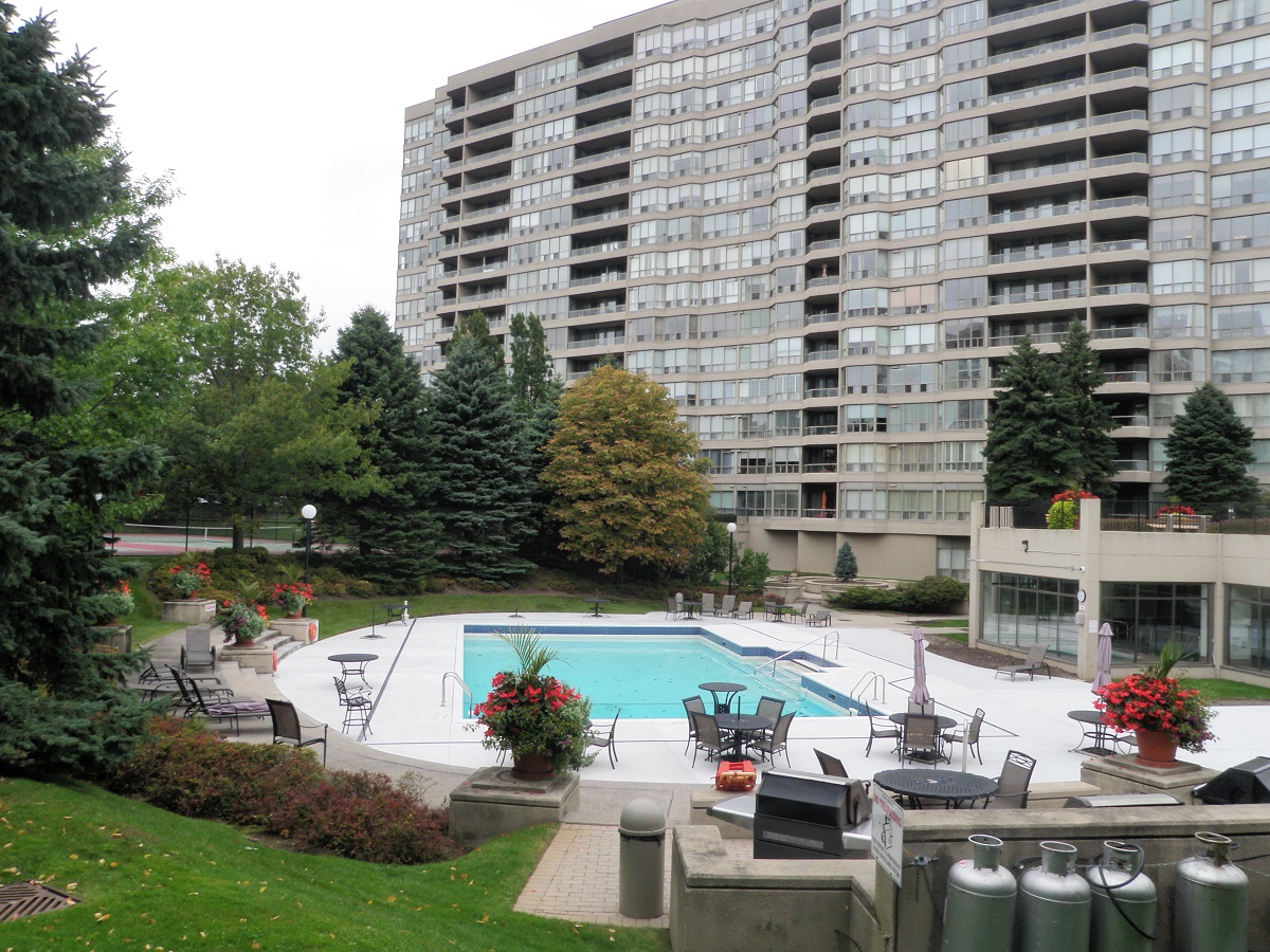 1+1 Bdrm in Popular Discovery Place Condo